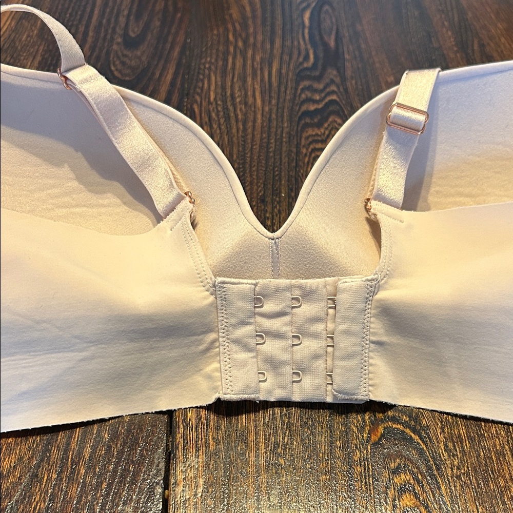 Maidenform Cream Bra - Picture 3 of 3